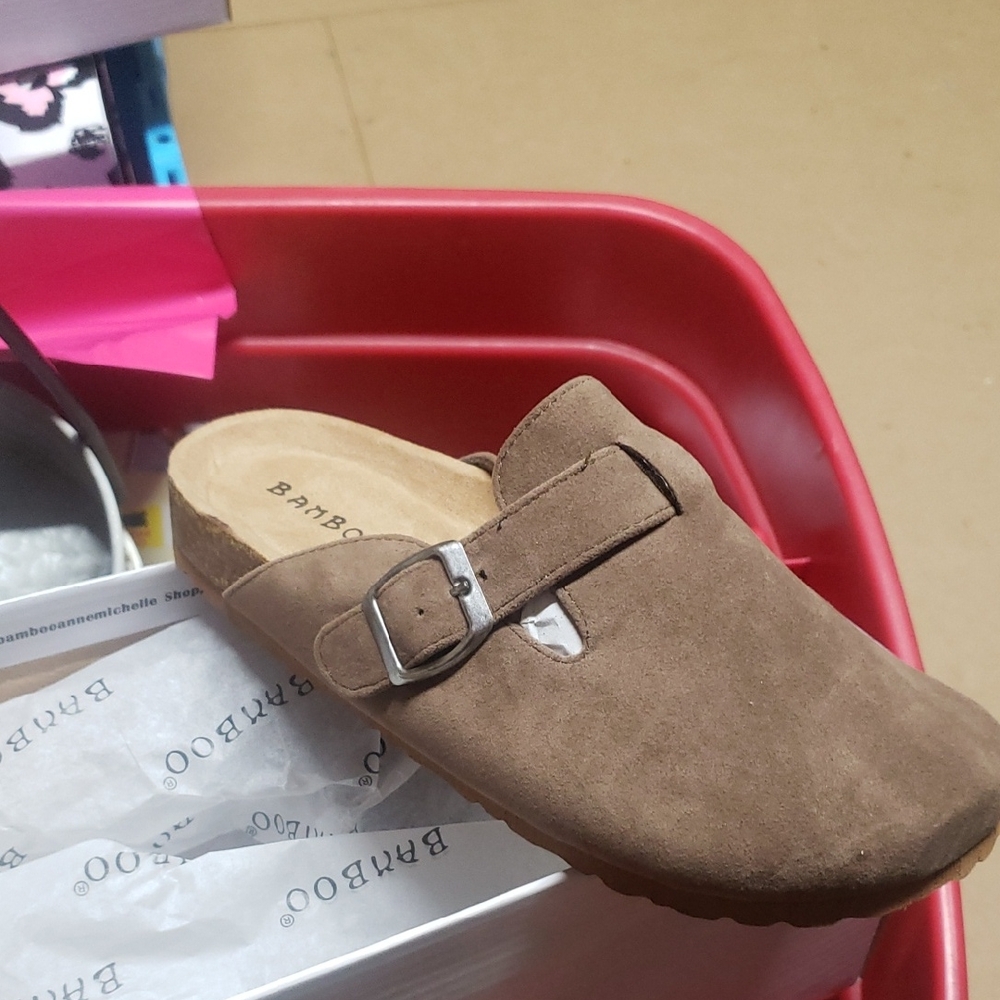 Ladies slip on shoe